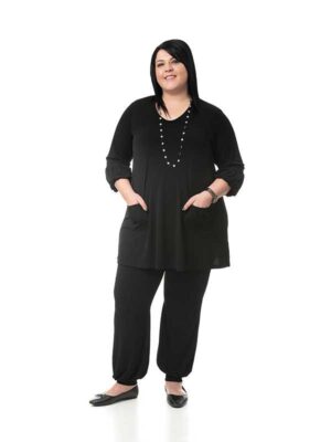 Elize wears Plus size Bubble Sleeve Top & Gypsy Pants